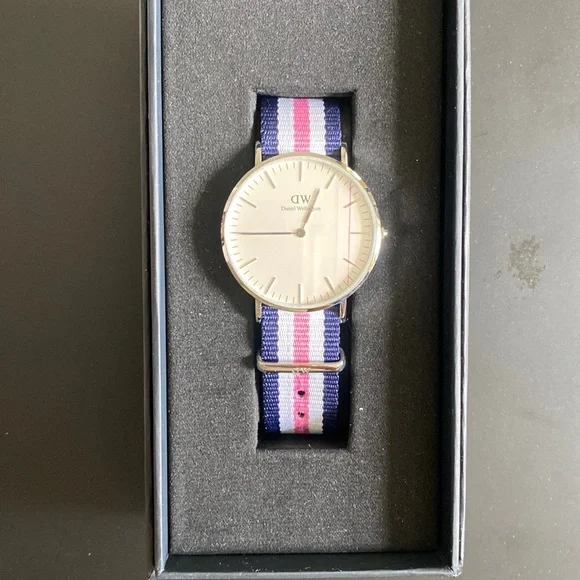 Daniel Wellington | Accessories | Nwt Daniel Wellington  display picture 3
